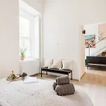 Chic 3br Heart Of District 7- Gem Apartmán