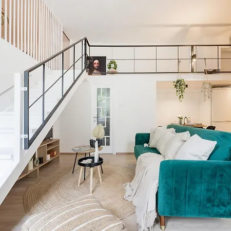 Chic 3br Heart Of District 7- Gem *