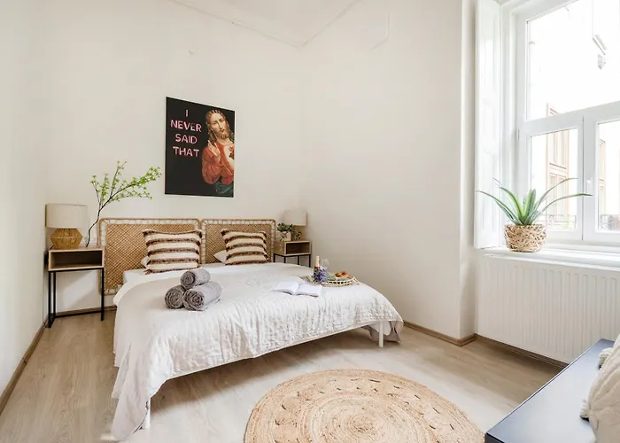 Chic 3br Heart Of District 7- Gem Apartmán